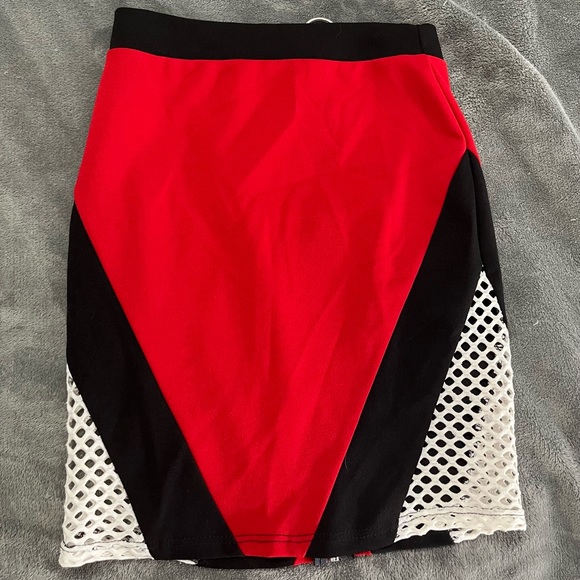 FASHION NOVA red mesh zipper skirt - Picture 5 of 5